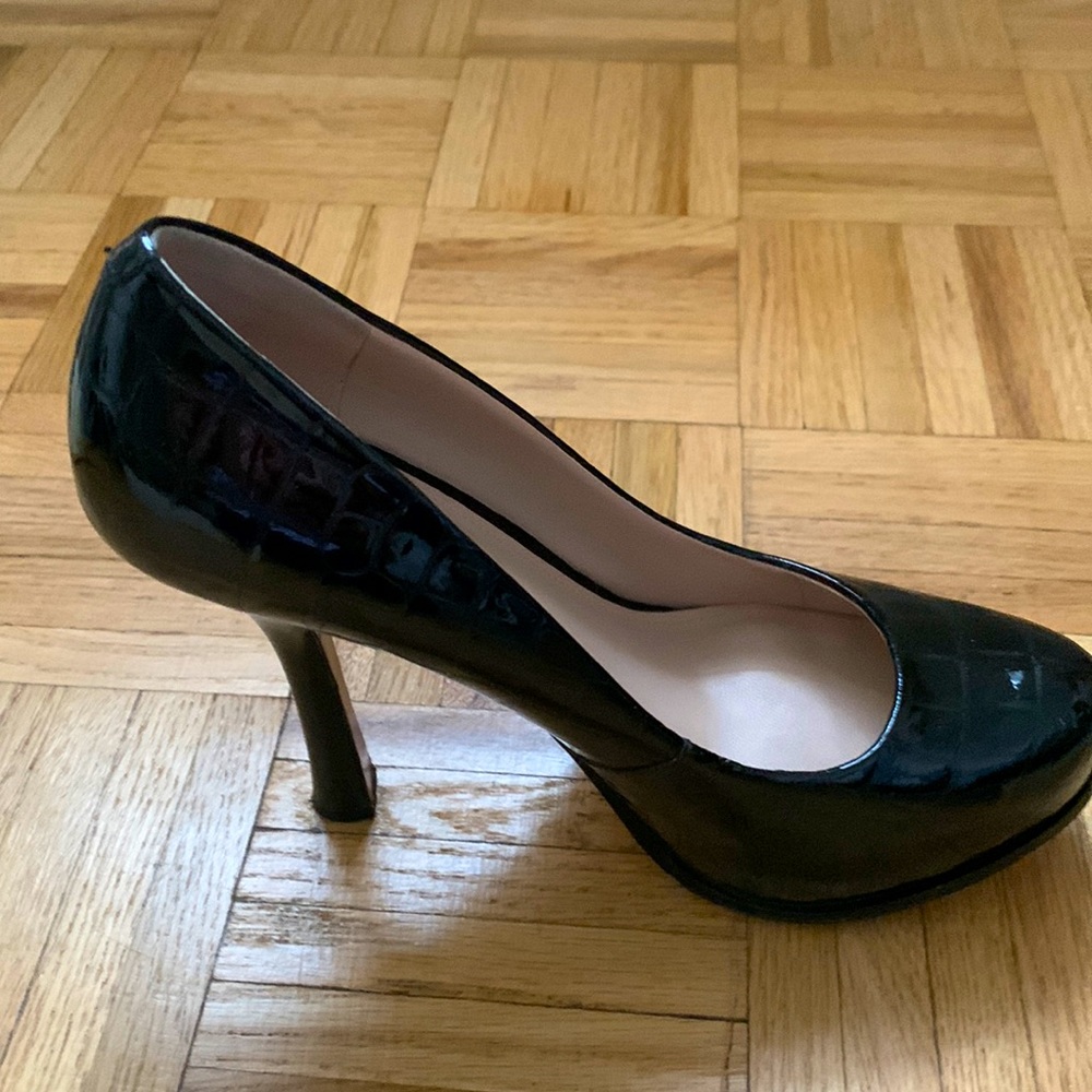 Like new black patent leather heels